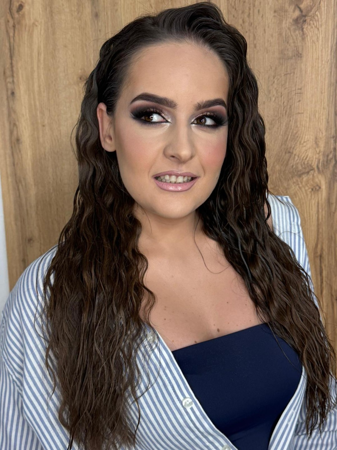 Lovely Em salon & head spa #sarajevo Uvijanje, lokne i talasi Sirena valovi - duga kosa