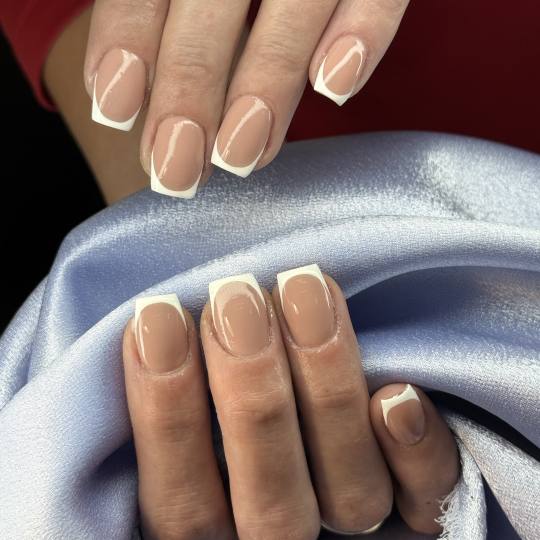 Idelle Studio #sarajevo Ojačavanje noktiju Ojačavanje prirodnih noktiju gelom - ruke