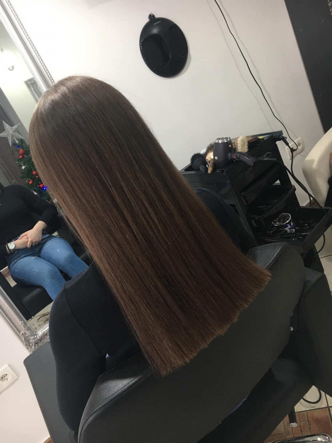 Žensko šišanje - ekstra duga kosa - Frisco, Sarajevo Žensko šišanje Frizerski saloni Žensko šišanje, Sarajevo, Centar - Stari Grad