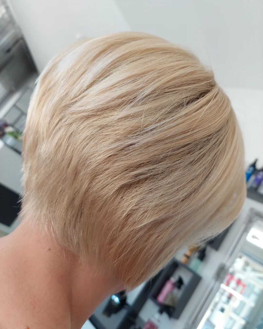 Žensko šišanje - kratka kosa - Frisco, Sarajevo Žensko šišanje Frizerski saloni Žensko šišanje, Sarajevo, Centar - Stari Grad