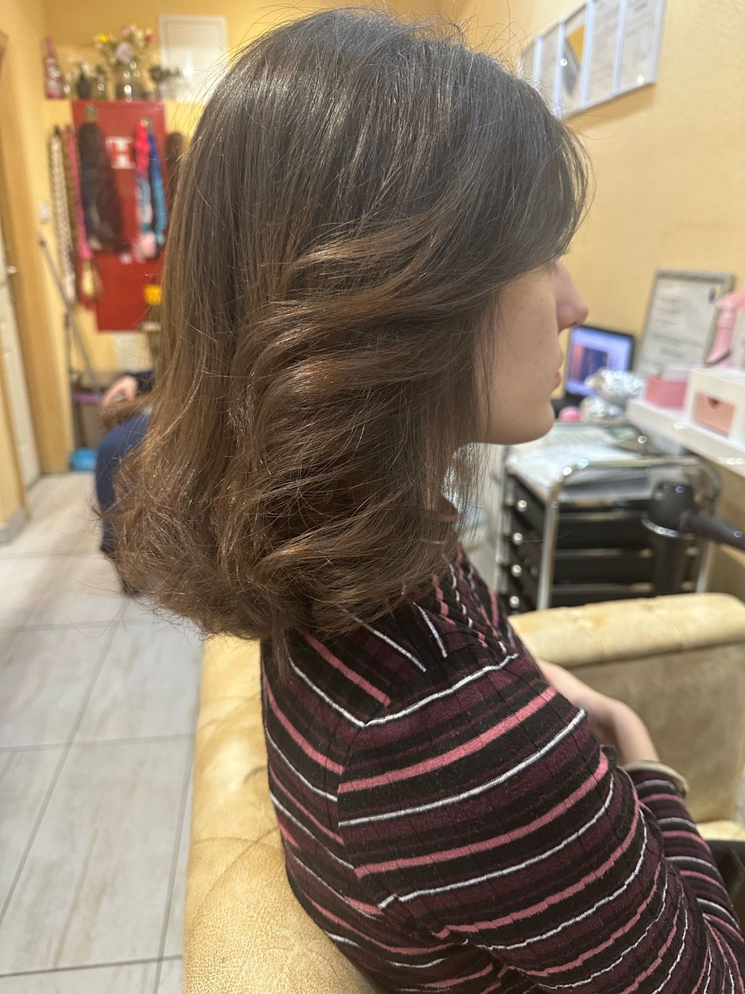 Poezija ljepote #sarajevo Žensko šišanje Žensko šišanje + pranje kose + feniranje - srednje duga kosa