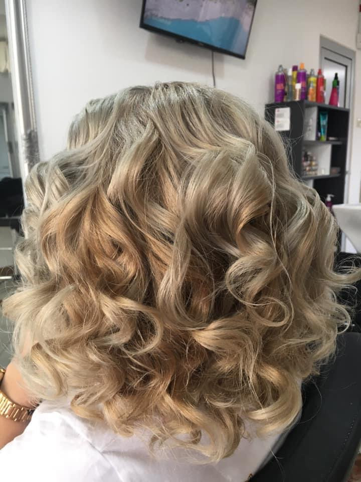 Lokne na figaro - paž / kosa srednje dužine - Frisco, Sarajevo Svečane i frizure za svadbu Frizerski saloni Svečane i frizure za svadbu, Sarajevo, Centar - Stari Grad