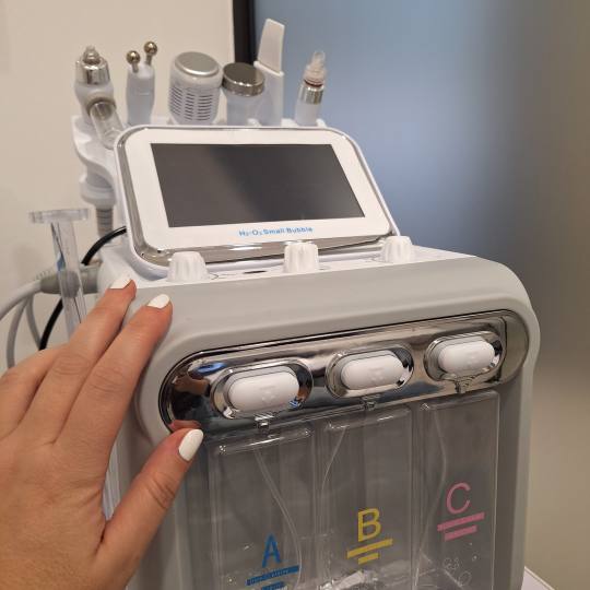 Salus #sarajevo Tretmani protiv bora Hydrofacial Lice koje odise cistocom , glow  efekt duboku hidra