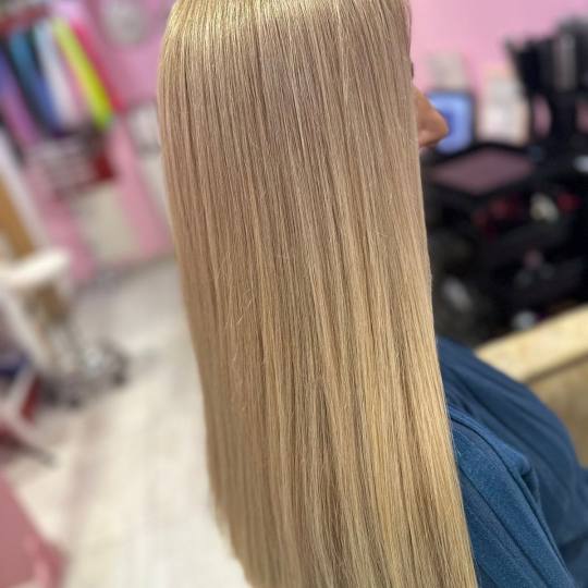 Poezija ljepote #sarajevo Farbanje kose Farbanje izrastka + žensko šišanje + feniranje na ravno -