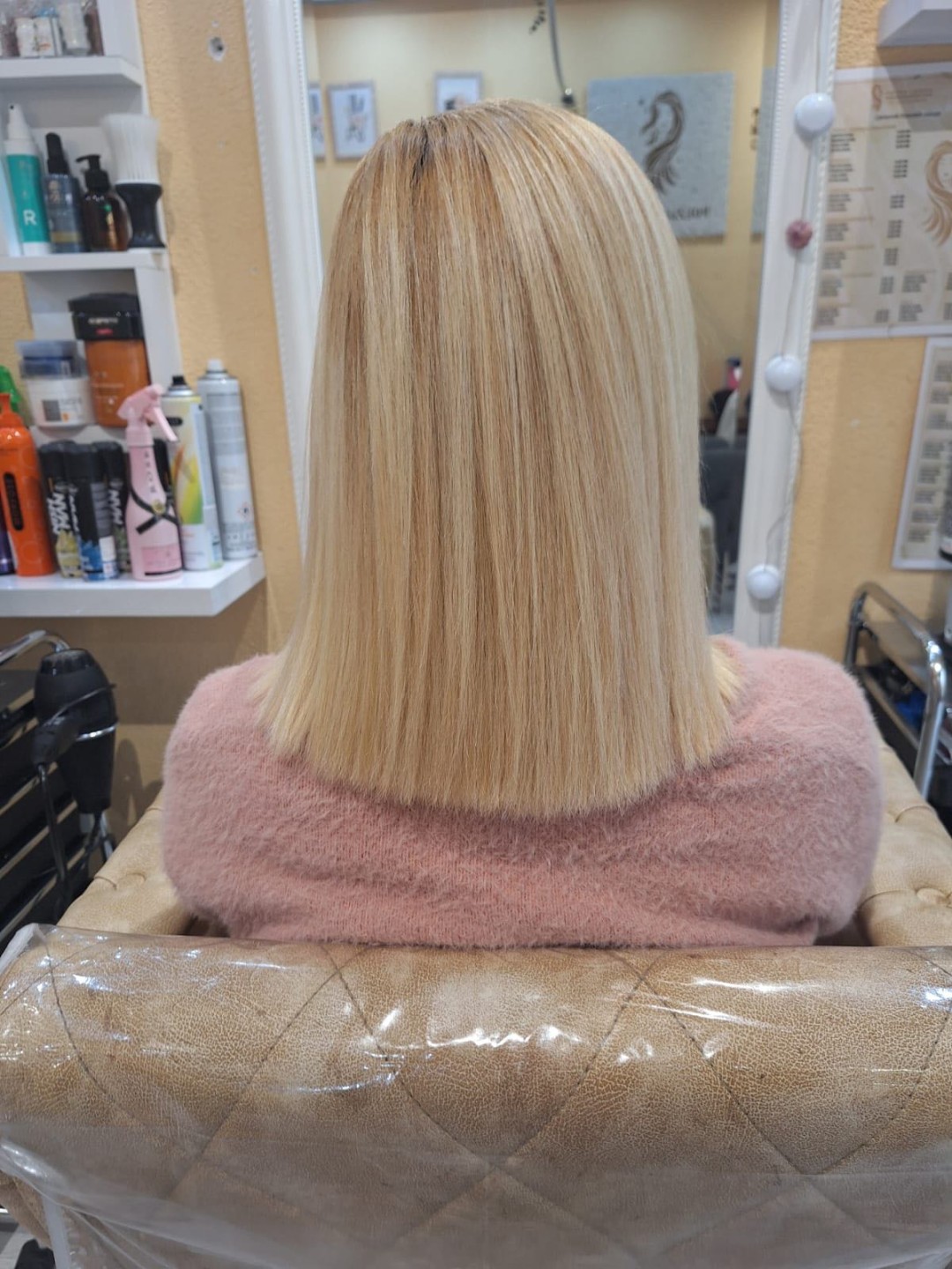 Poezija ljepote #sarajevo Feniranje i stilizovanje Pranje kose + feniranje - srednja dužina kose