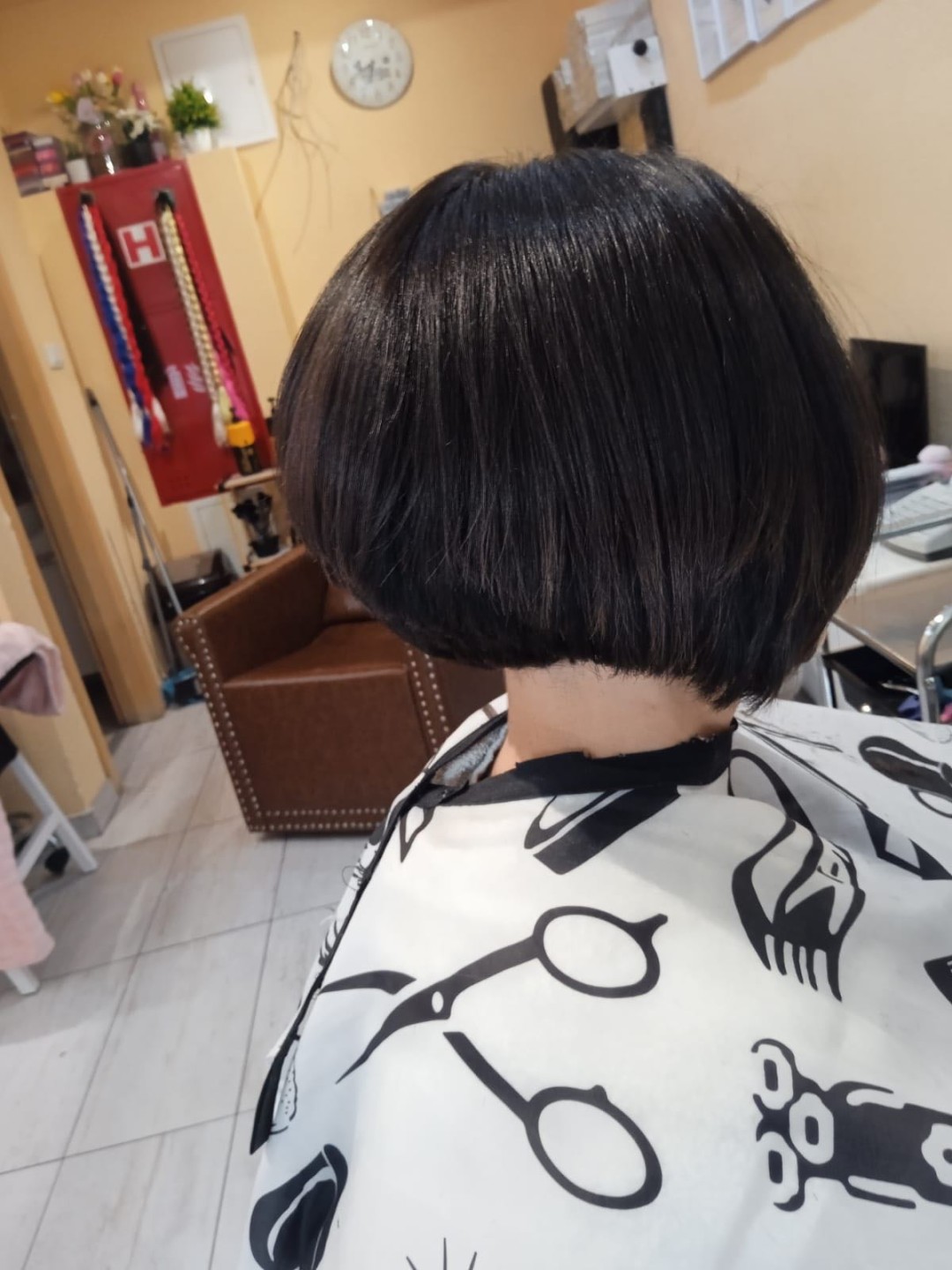 Poezija ljepote #sarajevo Žensko šišanje Žensko šišanje + pranje kose + feniranje - kratka kosa