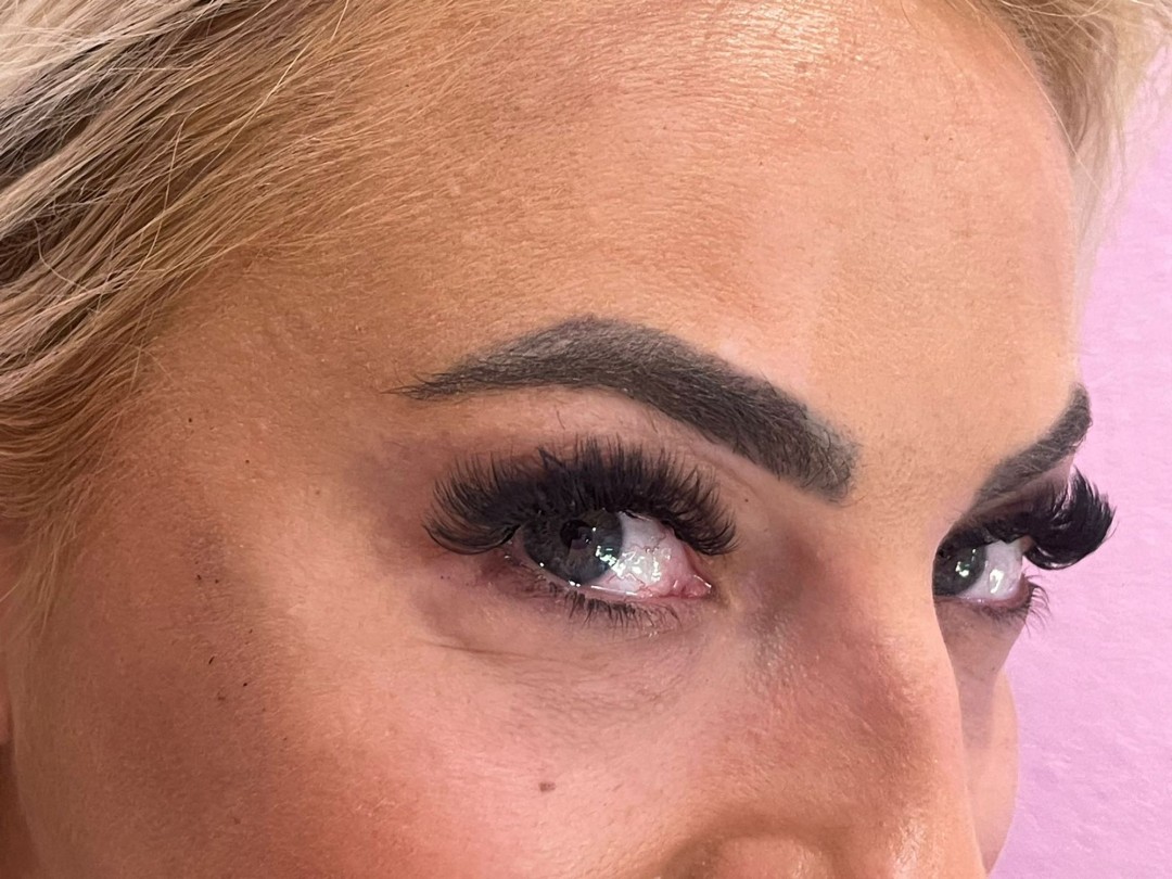 Poezija ljepote #sarajevo Nadogradnja trepavica Nadogradnja trepavica - ruski volumen