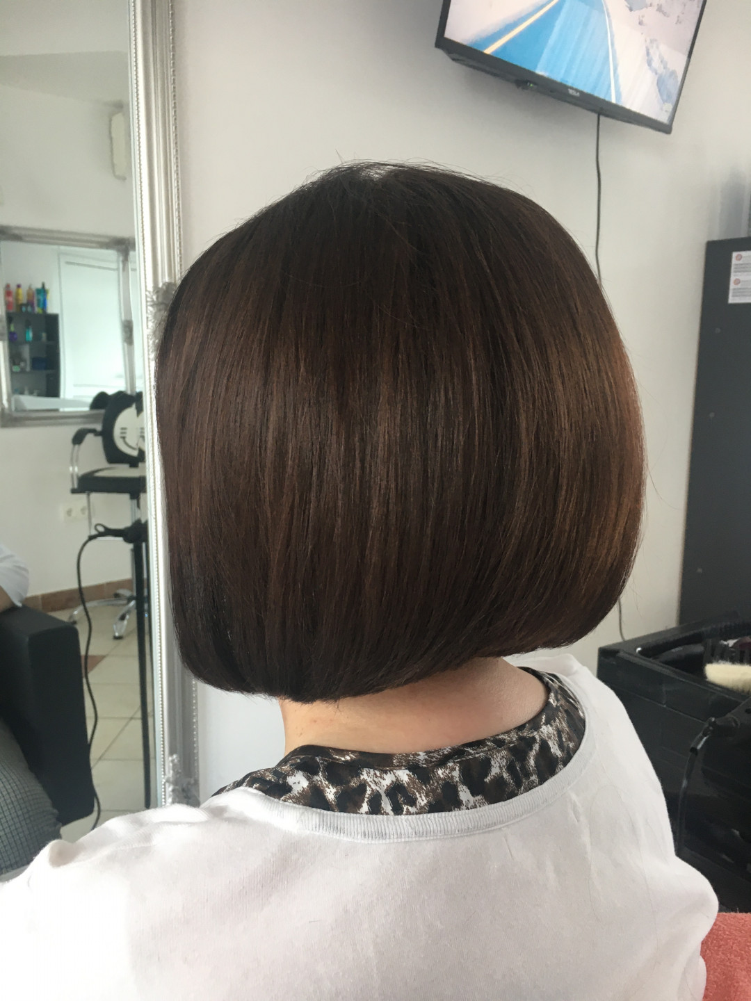 Žensko šišanje - kosa srednje dužine - Frisco, Sarajevo Žensko šišanje Frizerski saloni Žensko šišanje, Sarajevo, Centar - Stari Grad