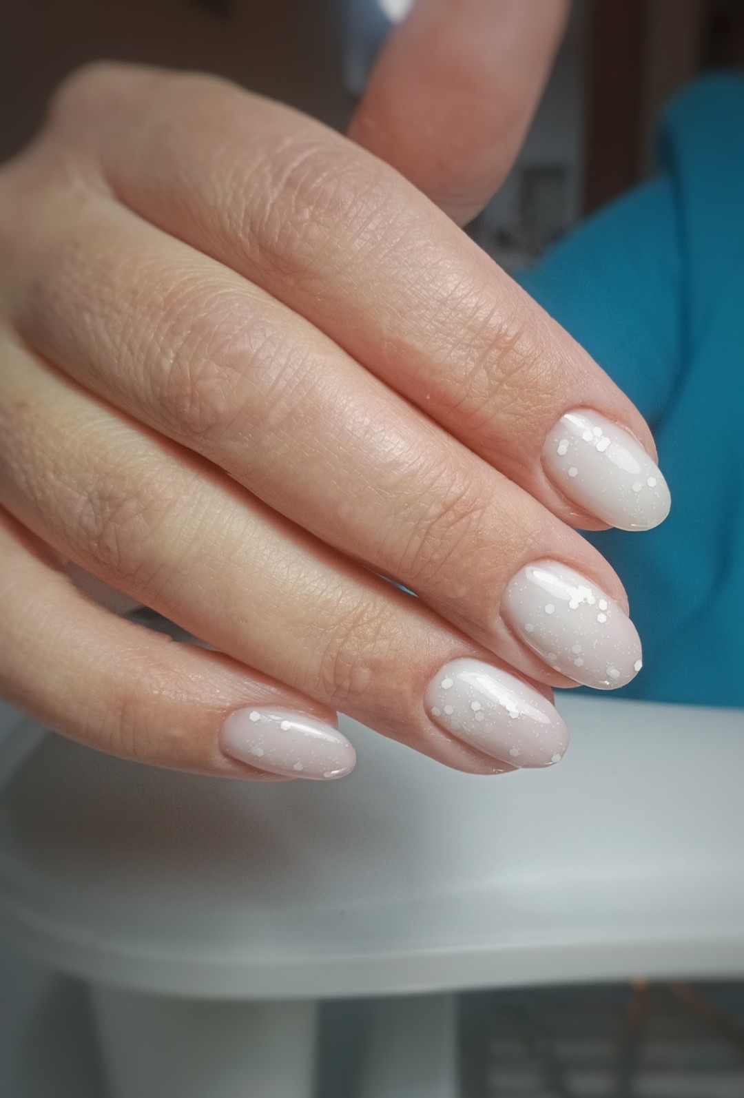 Lovely Em salon & head spa #sarajevo Ojačavanje noktiju Trajni lak/gel/rubber baza - M dužina