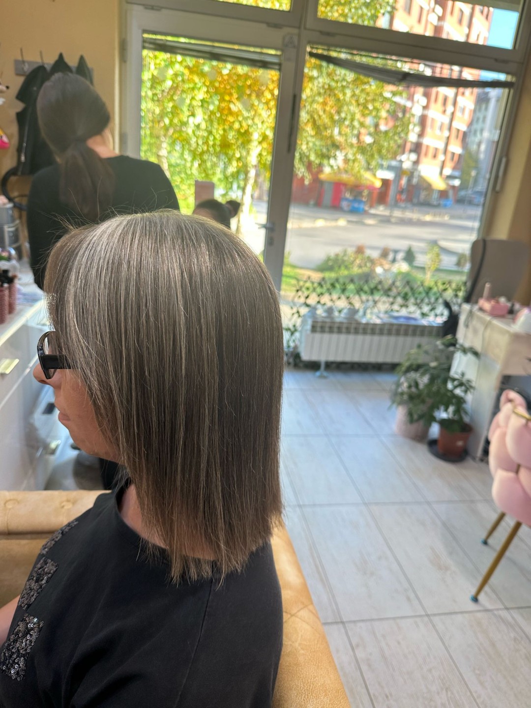 Poezija ljepote #sarajevo Žensko šišanje Žensko šišanje + pranje kose + feniranje - kratka kosa