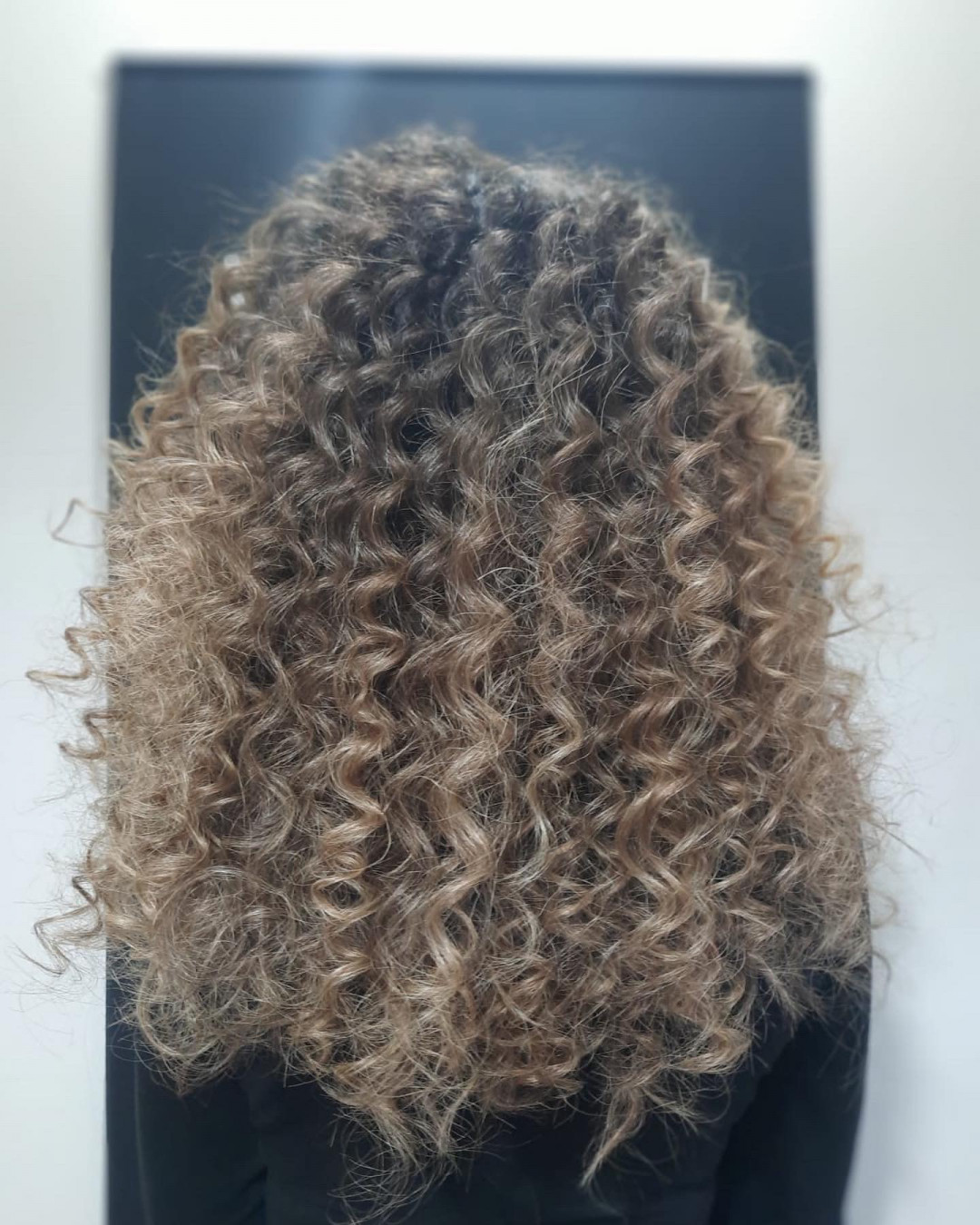 Lokne na figaro - ekstra duga kosa - Frisco, Sarajevo Svečane i frizure za svadbu Frizerski saloni Svečane i frizure za svadbu, Sarajevo, Centar - Stari Grad