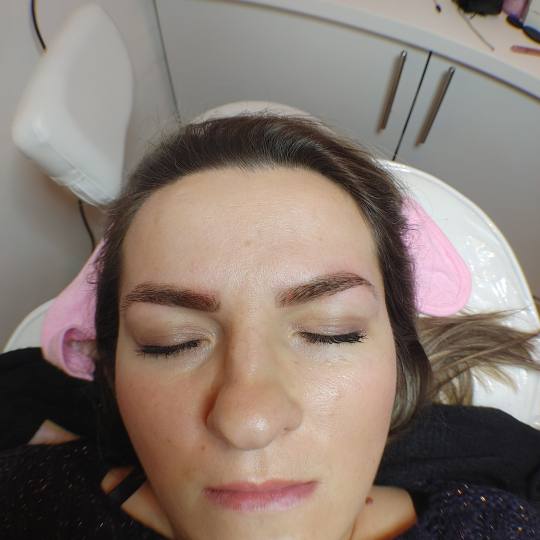 Salon ljepote A3M By Amela Malkoč #sarajevo Obrve Henna obrva + korekcija obrva voskom 🖤 Henna o