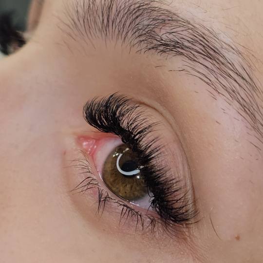 Studio S #banjaluka Nadogradnja trepavica Nadogradnja svilenih trepavica - mix