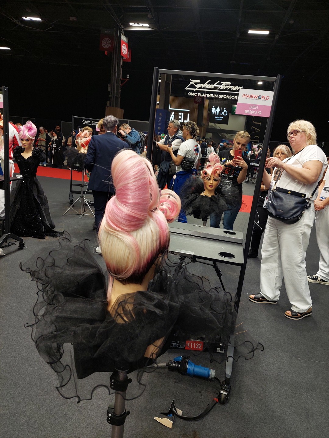 Frisco #sarajevo Svečane i frizure za svadbu Svečana frizura složena - ekstra ekstra duga kosa