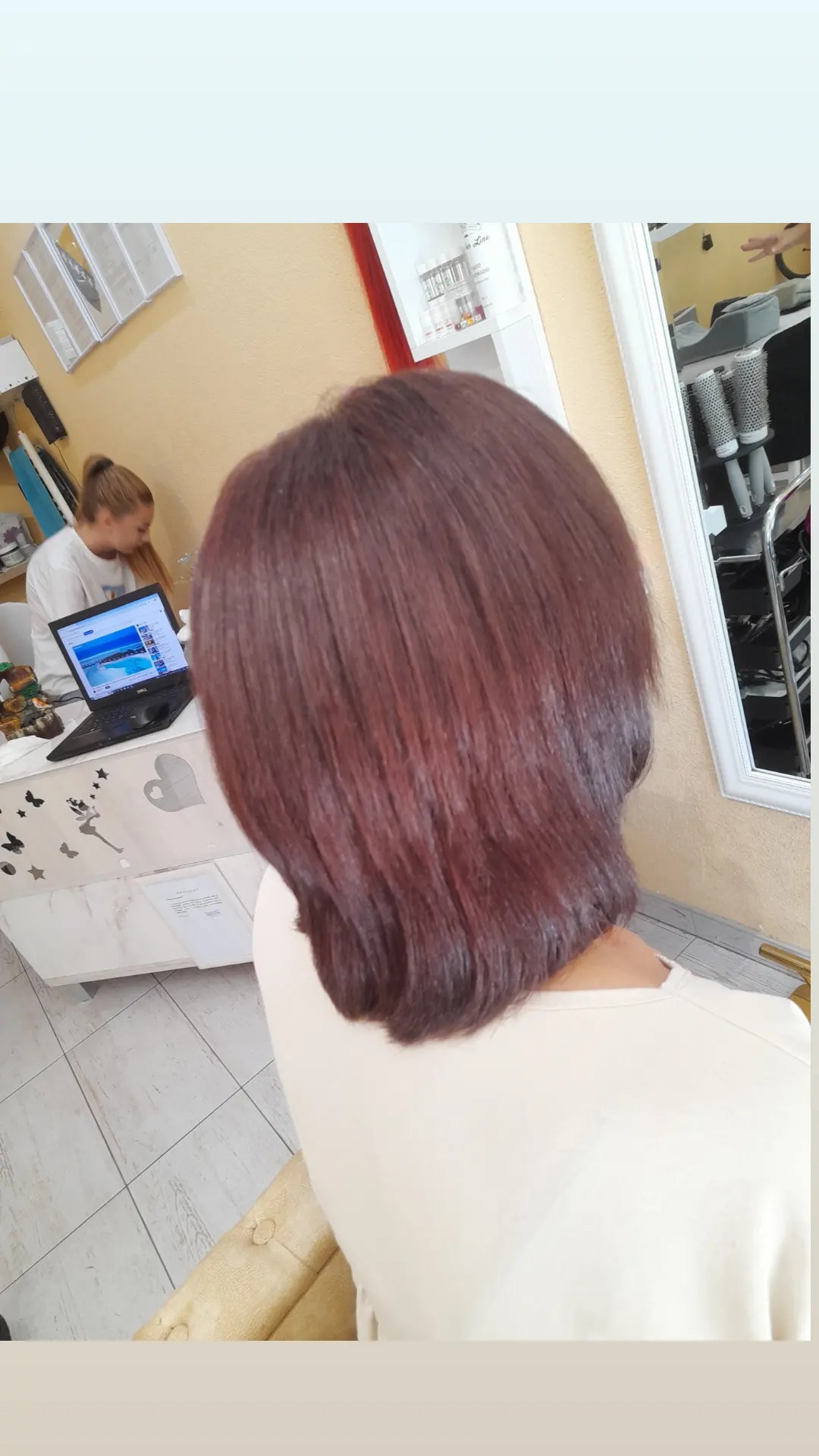 Poezija ljepote #sarajevo Farbanje kose Farbanje cijele dužine + pranje kose + feniranje - kratka kosa