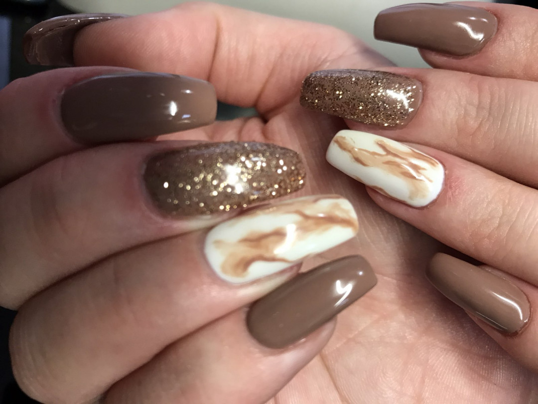 Izlivanje noktiju gelom - M / L dužina - La Vie beauty centar, Sarajevo Nadogradnja noktiju Nokti Nadogradnja noktiju, Sarajevo, Centar - Stari Grad