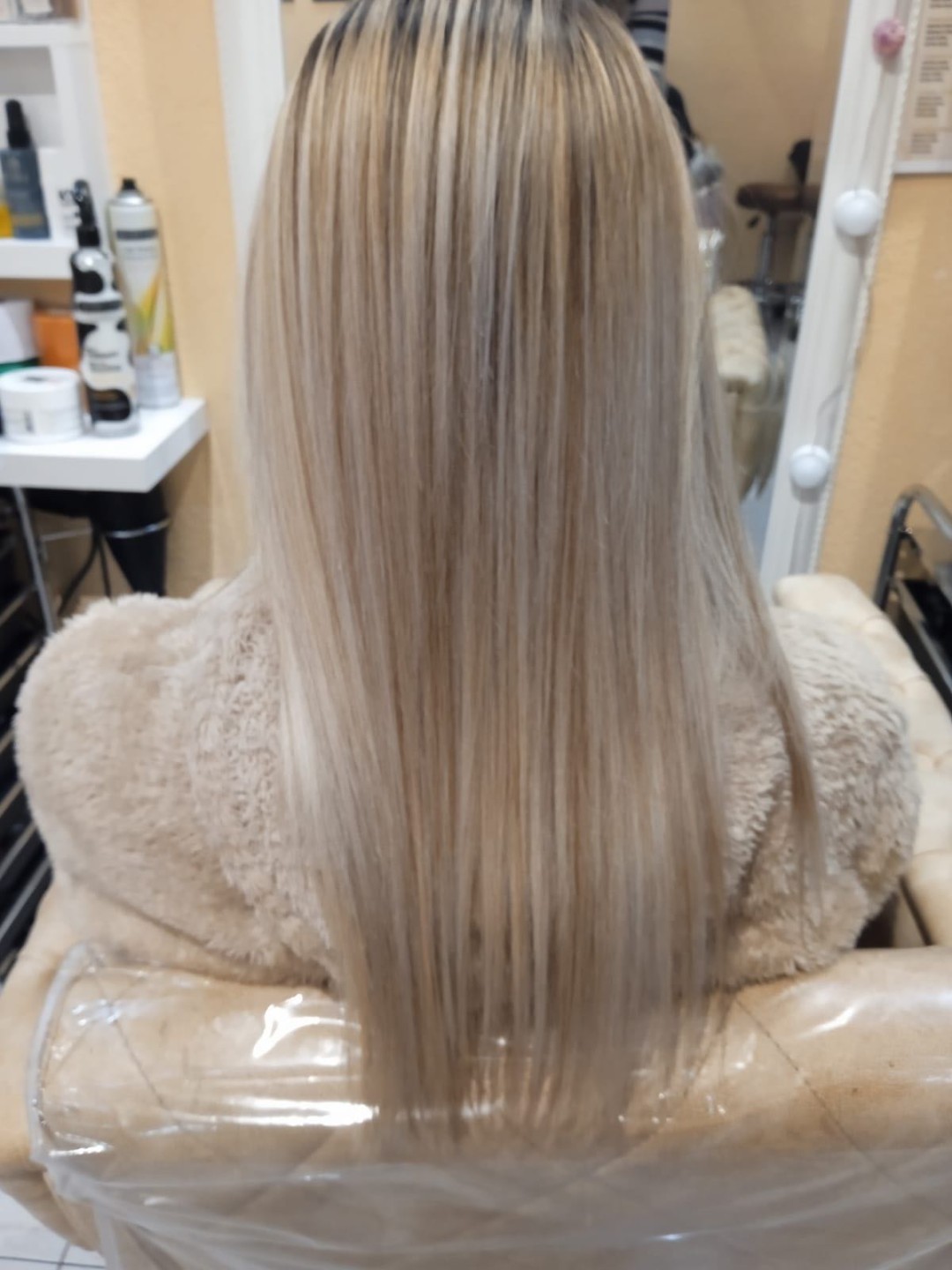 Poezija ljepote #sarajevo Feniranje i stilizovanje Pranje kose + feniranje - duga kosa