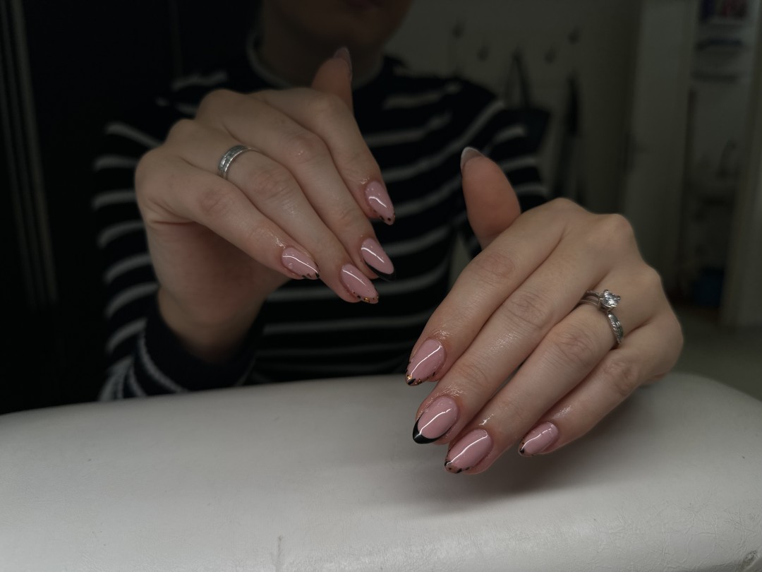 Aurora #bugojno Izlivanje noktiju Geliranje noktiju L dužina