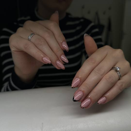 Aurora #bugojno Izlivanje noktiju Geliranje noktiju L dužina