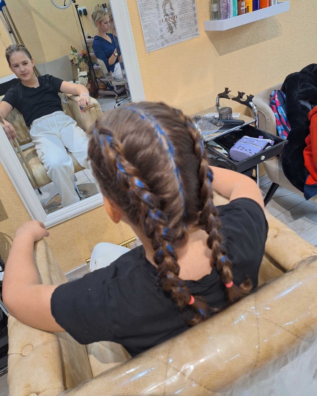 Poezija ljepote #sarajevo Pletenice, kike, punđe Pletenica - jedna