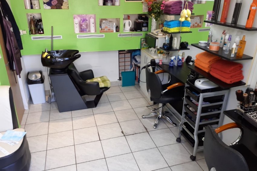 Hair Art Frizerski salon zakazivanje Sarajevo, Porodice Ribar 49